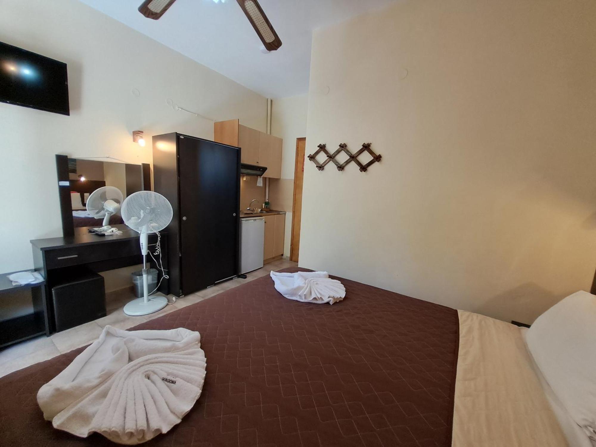 Gorgona Hotel Patitírion Zewnętrze zdjęcie