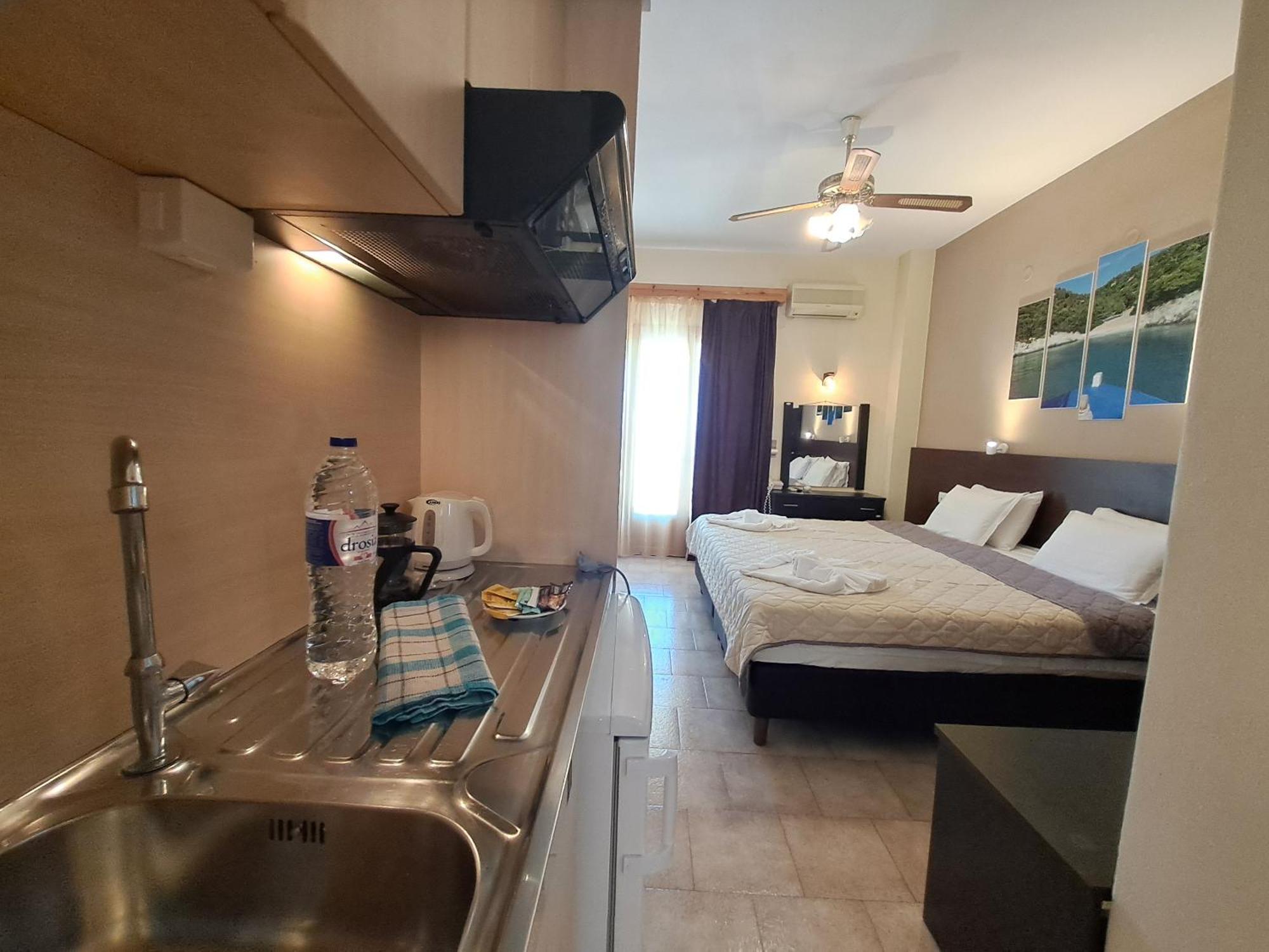 Gorgona Hotel Patitírion Zewnętrze zdjęcie
